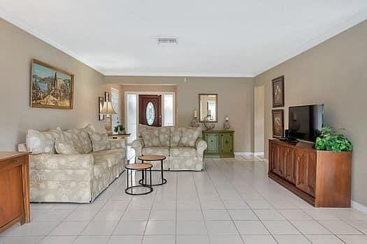 4th image of 6110 Lakemont Circle