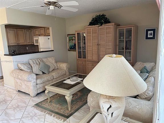 5th image of 389 Grantham Cir #389-F