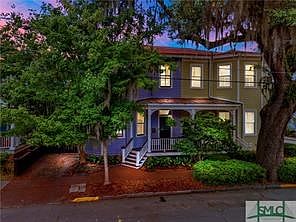 4th image of 104 Brady St