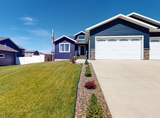 3303 Cody Dr, Dickinson, ND 58601