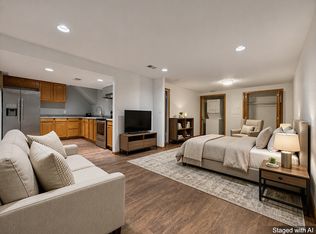 6030 Western Ave, Omaha, NE 68132