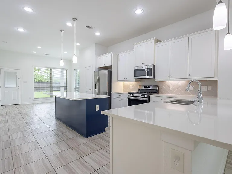 12226 Castano Creek Dr — Photo 8