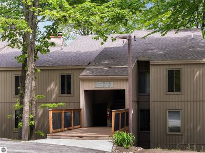 11276 S Cottonwood Dr, Traverse City, MI, 49684