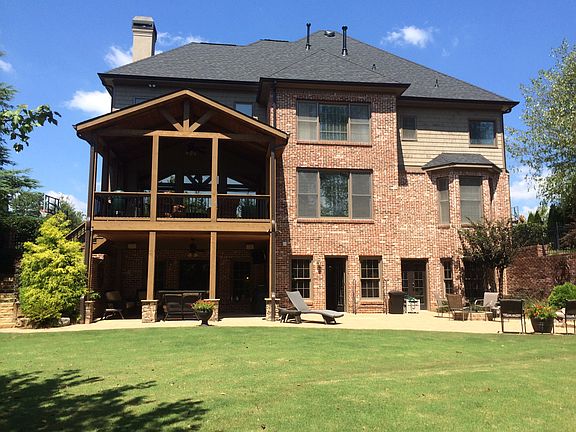 Large backyard w/ walkout