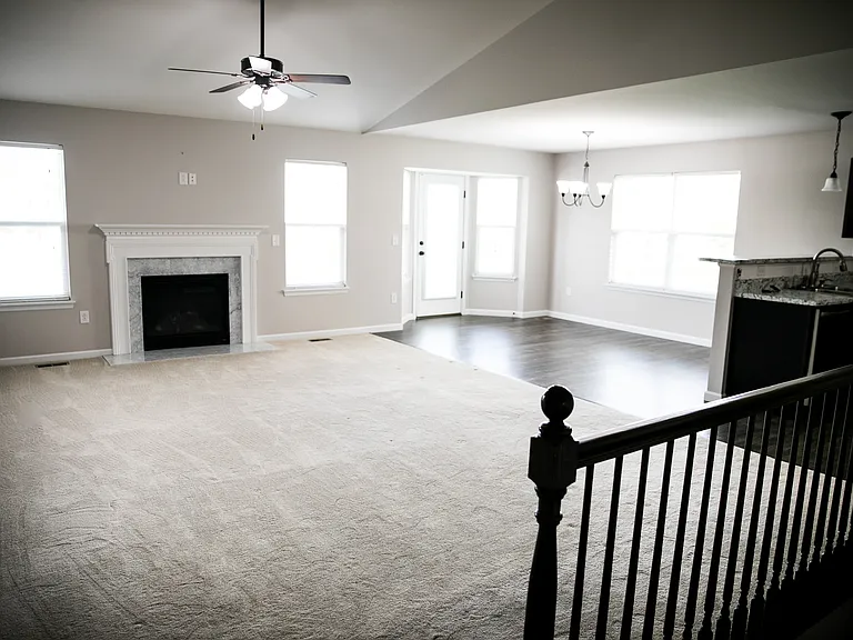 1004 Stillwater Dr — Photo 4