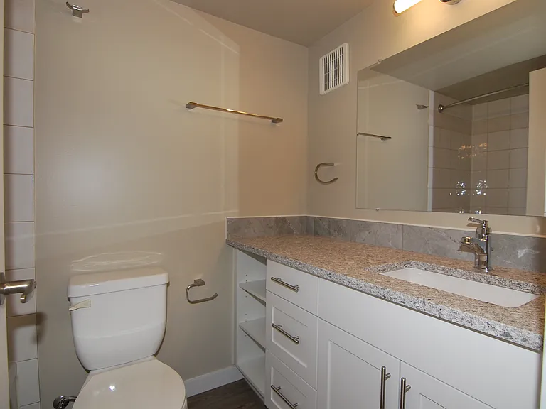 11038 108th St NW #105 — Photo 16