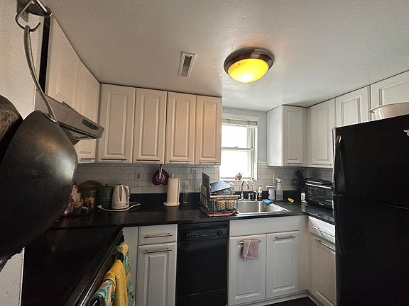 5th image of 2621 South St #C7