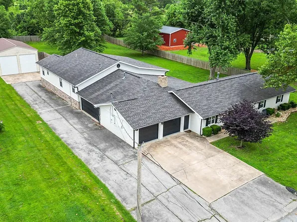 1711 Mayflower Rd, Bentonville, AR 72713