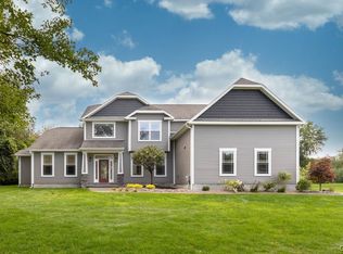 9386 River Island Dr, Brewerton, NY 13029