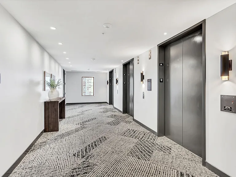 1212 Demonbreun St #1210 — Photo 4