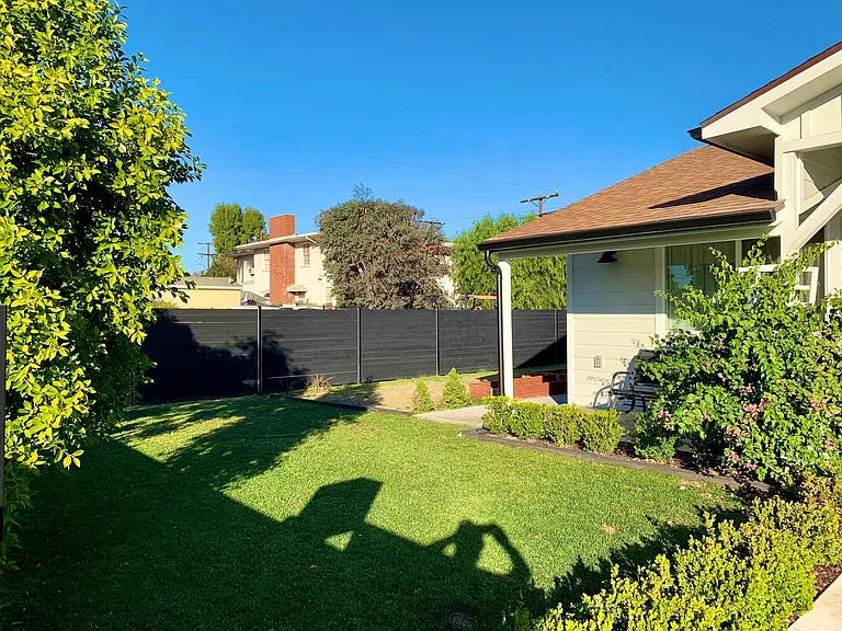 Tujunga Ave — Photo 4