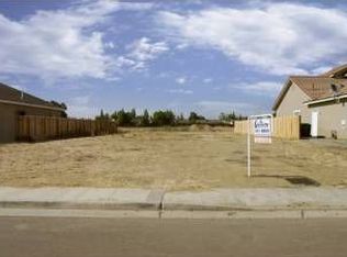 1771 E Lauren Ave, Dinuba, CA 93618