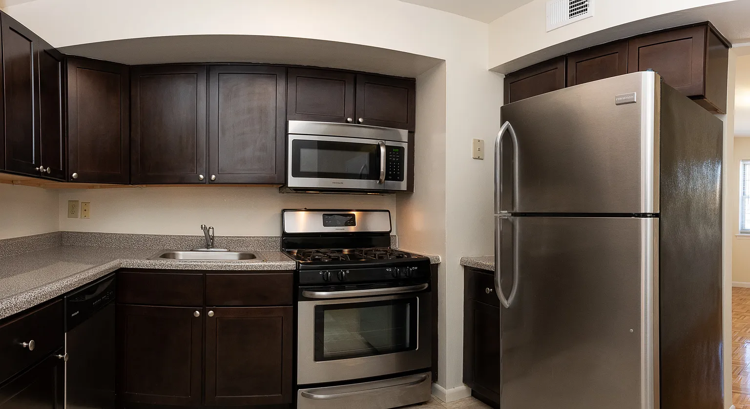 Berdan Court — Photo 2