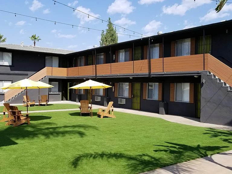Annex on Chicago — Photo 31
