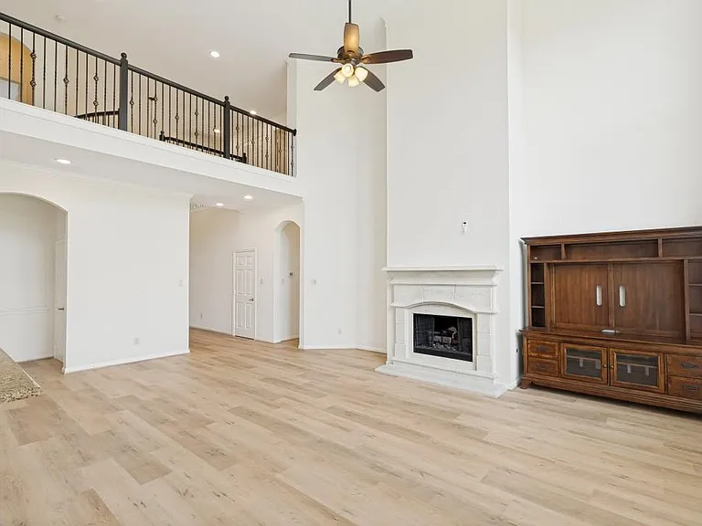 9318 Rainbluff Ln — Photo 8