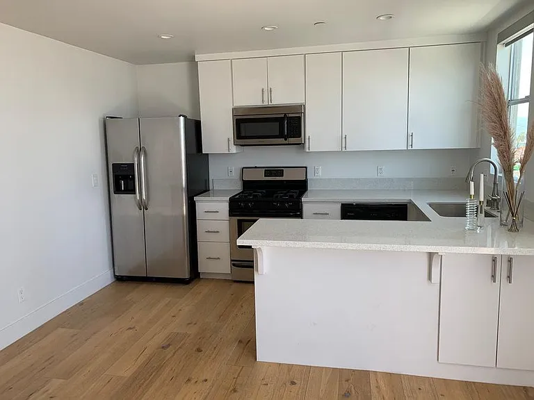 3302 Manhattan Ave #6 — Photo 14