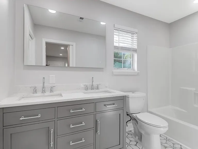 167 Fishburne St — Photo 35
