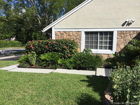 2nd image of 1280 S Audubon Dr
