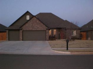 3016 Firewheel Rd, Edmond, OK 73013