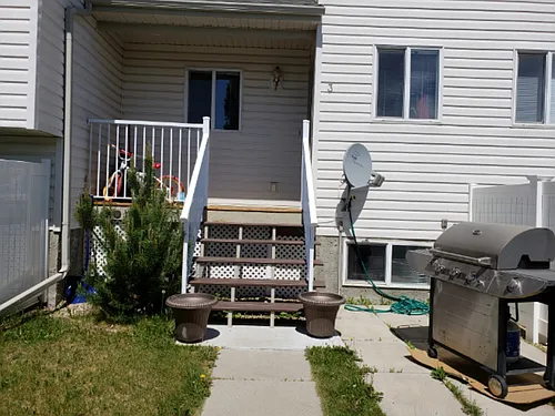 33 Donlevy Ave #3 Photo 1