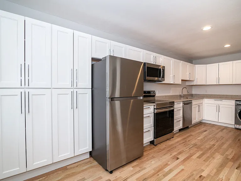 901 N Ogden St — Photo 49