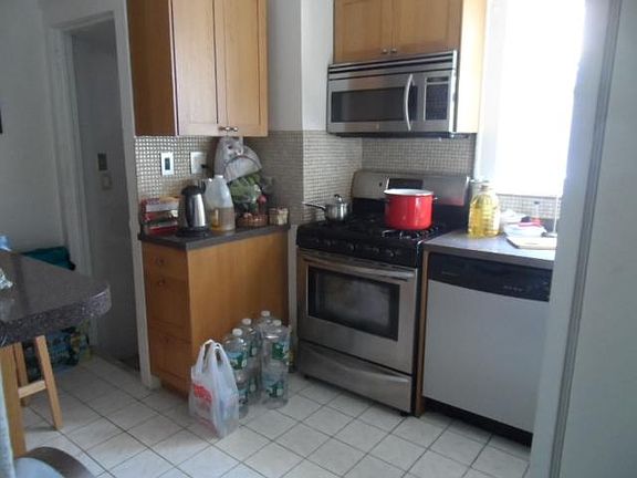 5th image of 9310 197th St