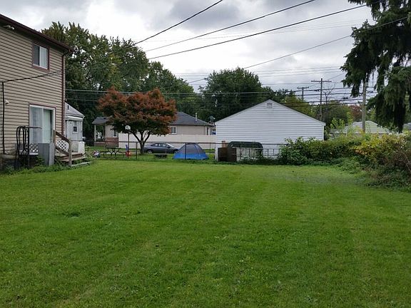 4th image of 4696 Gertrude St