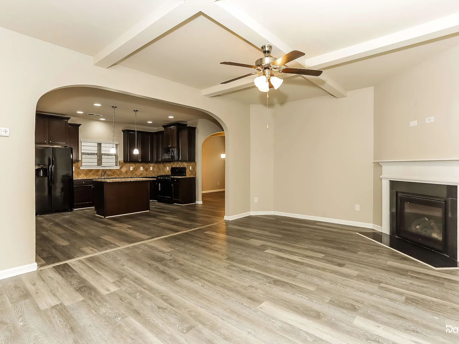 5 bed, 3.0 bath, 2850 sqft, $2,880 — Photo 4