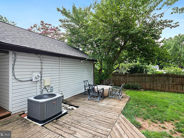511 Avondale Dr — Photo 58