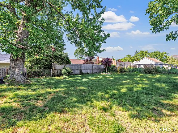 3rd image of 474 Greenfield Avenue