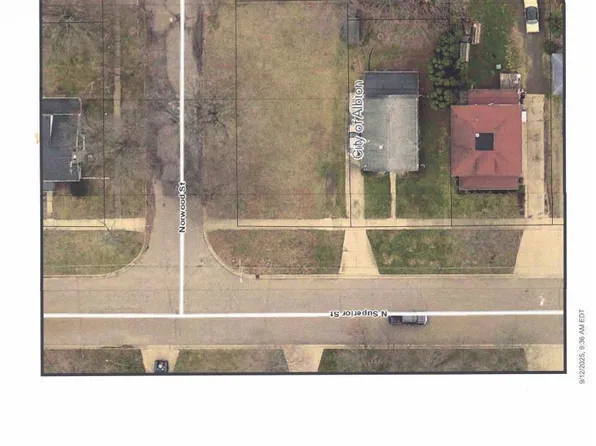 822 N Superior St, Albion, MI 49224