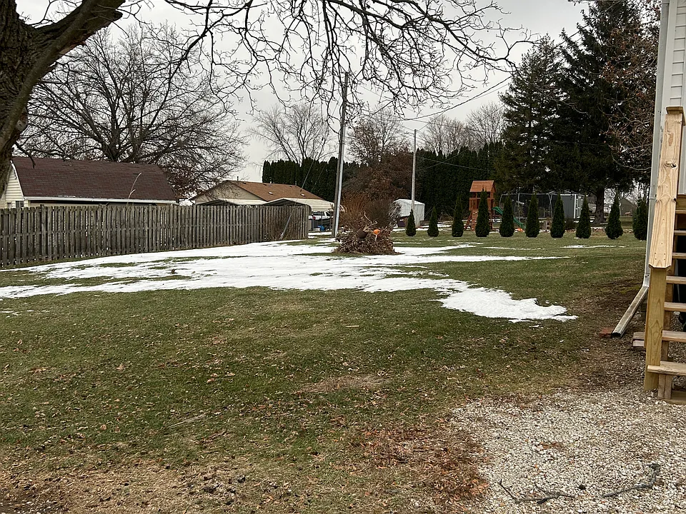 SIDE YARD