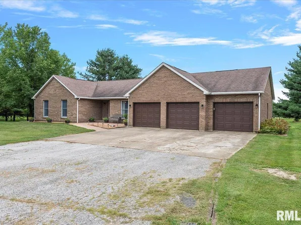 116 Morningstar Ln, Jacksonville, IL 62650