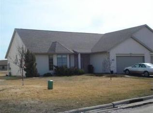 2130 Arlington Ln, North Mankato, MN 56003
