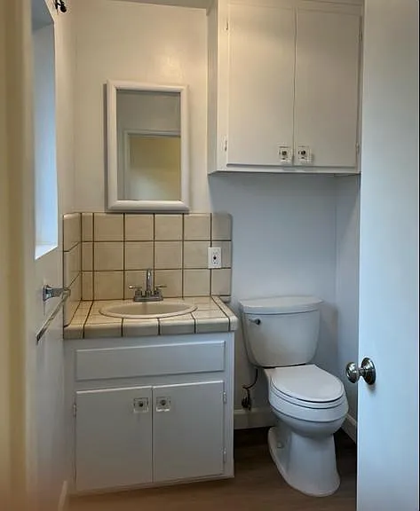 Front Bath unfurnished