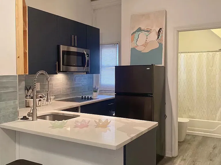 1725 Bainbridge St #1F — Photo 1