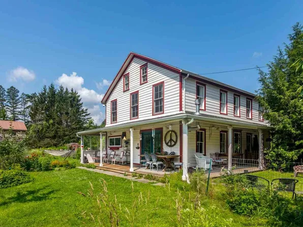 39 Van Wagner Rd, Woodstock, NY 12495