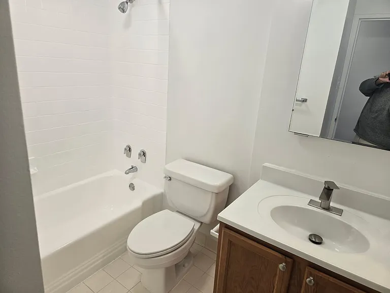 Calvert House Apartments — Photo 48