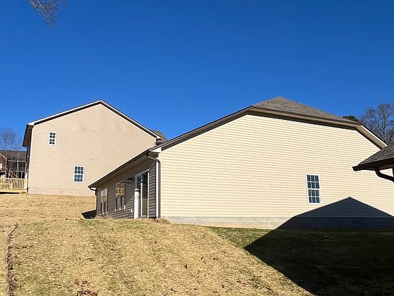 5th image of 2611 Parkers Meadow Ln