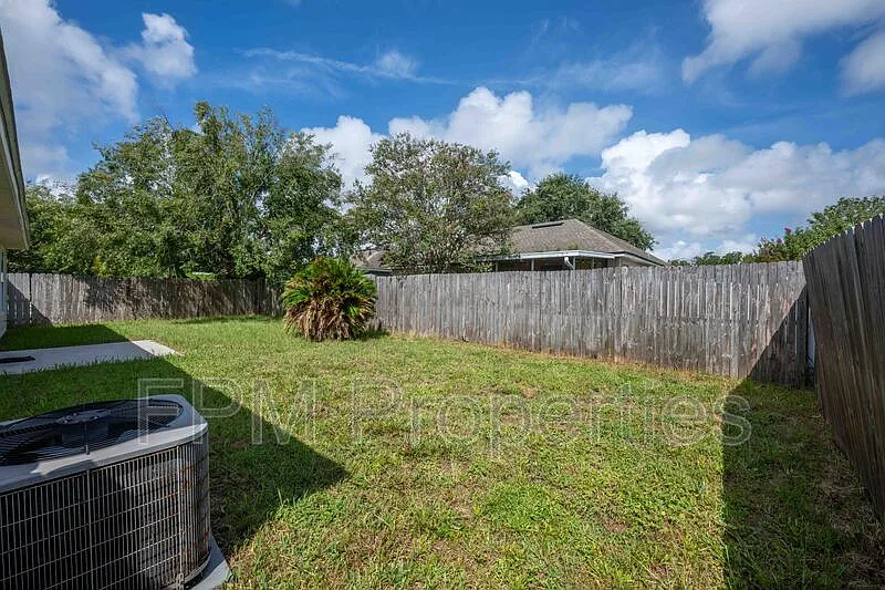 3 bed, 2.0 bath, 1362 sqft, $1,995 — Photo 4
