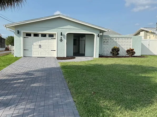 3961 Headsail Dr, New Port Richey, FL 34652