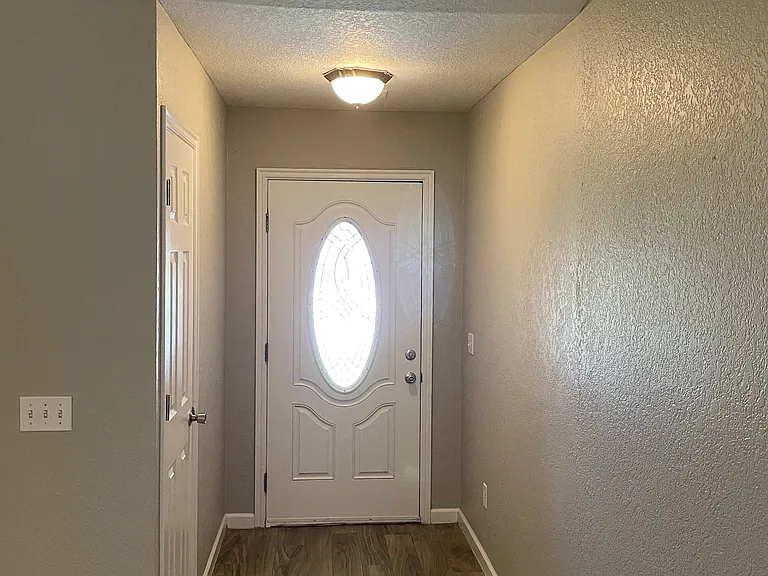 11364 Walters Ave — Photo 5