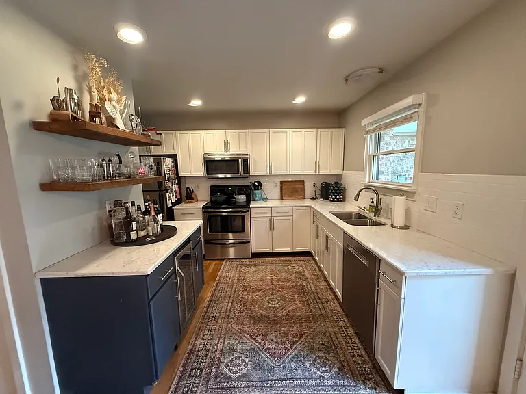 940 Gale Ln #129 — Photo 6