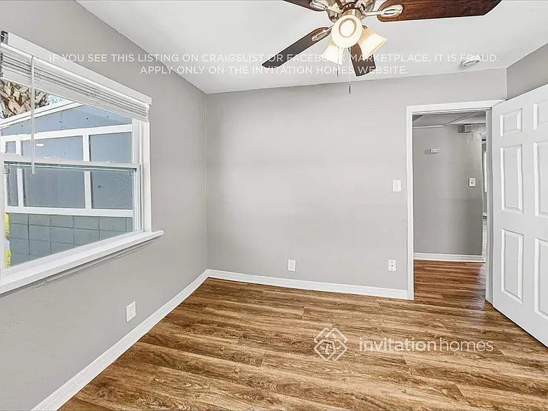 833 61st Ave NE — Photo 15