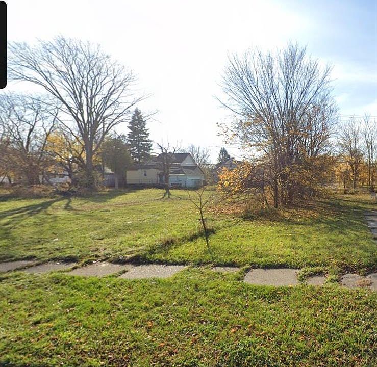 2nd image of 8146 Edgewood St