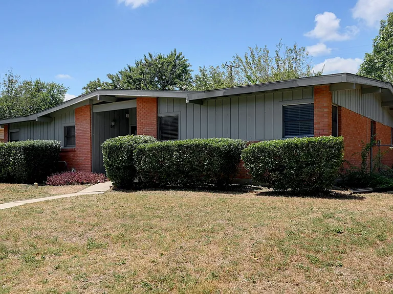 8417 Greenbrier #8417 — Photo 9