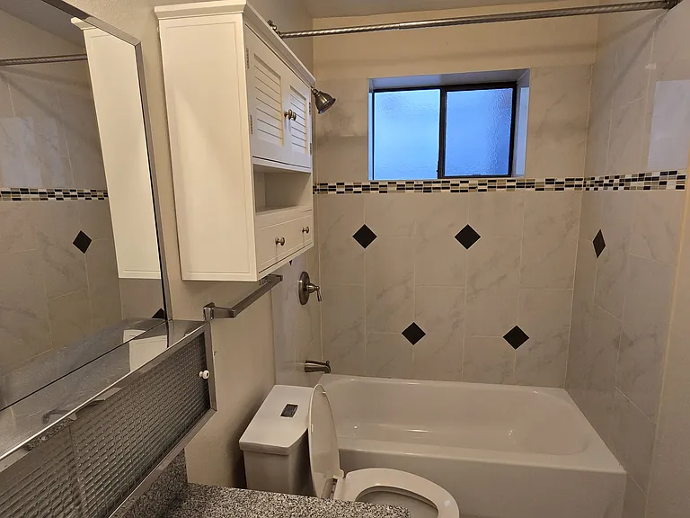 110 Florentia St #B — Photo 25