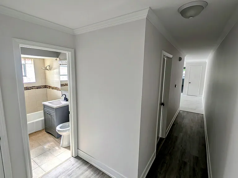 9125 Sahler Ave #2W — Photo 7