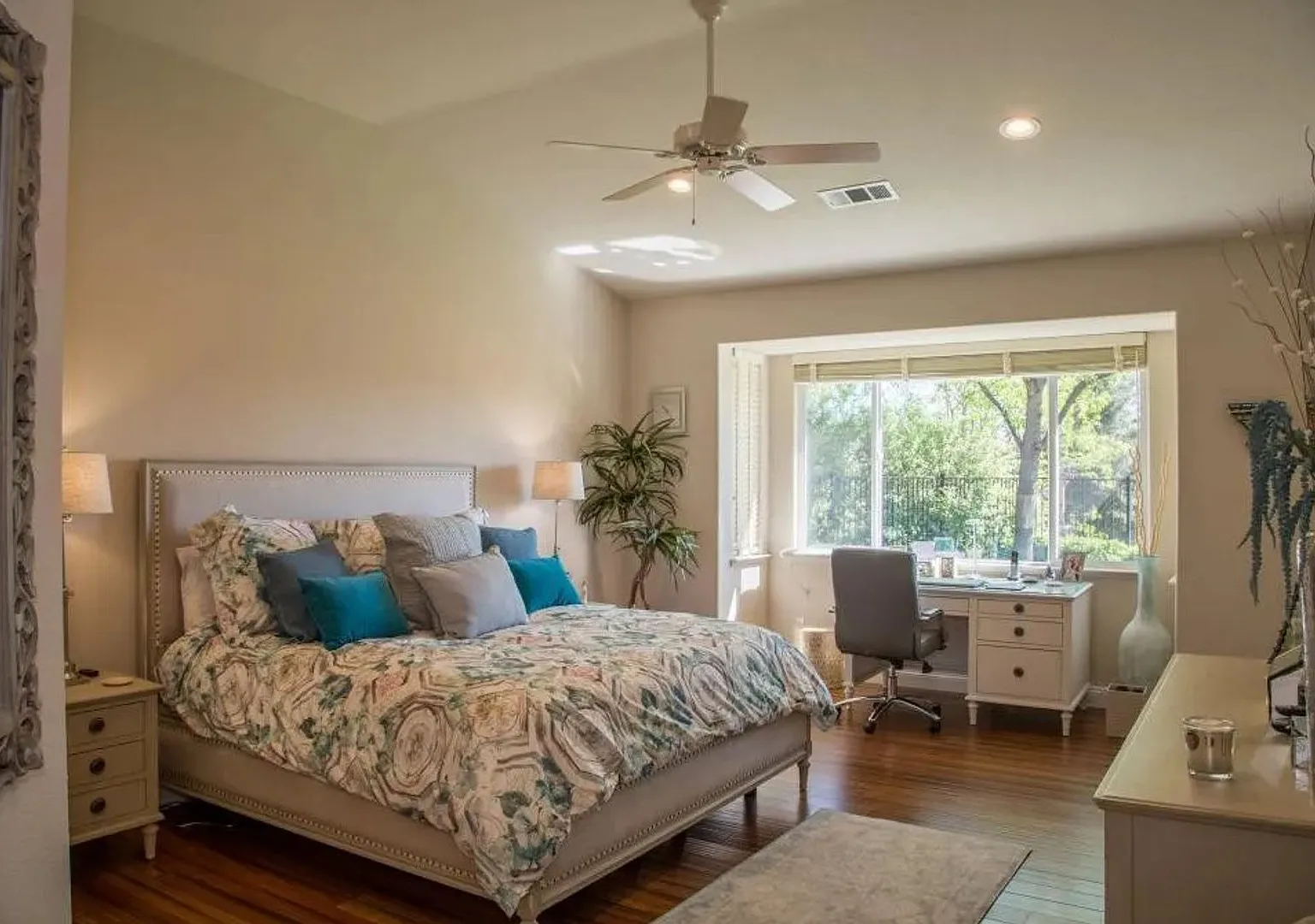 Gorgeous Saddle Creek Home Includes Sports Membership!! — Photo 4
