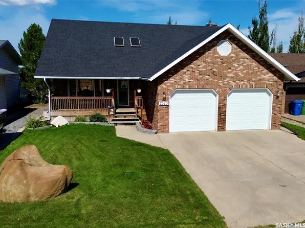 2523 Cardinal Crescent, North Battleford, SK S9A 3X1